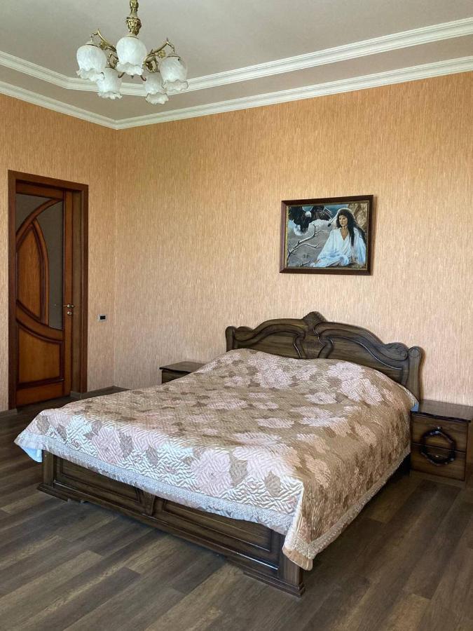 Green House Pʼotʼi Dış mekan fotoğraf